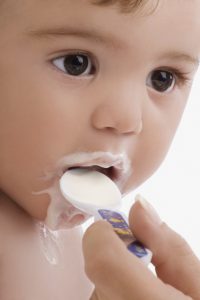 Krowie mleko a alergia u niemowląt?