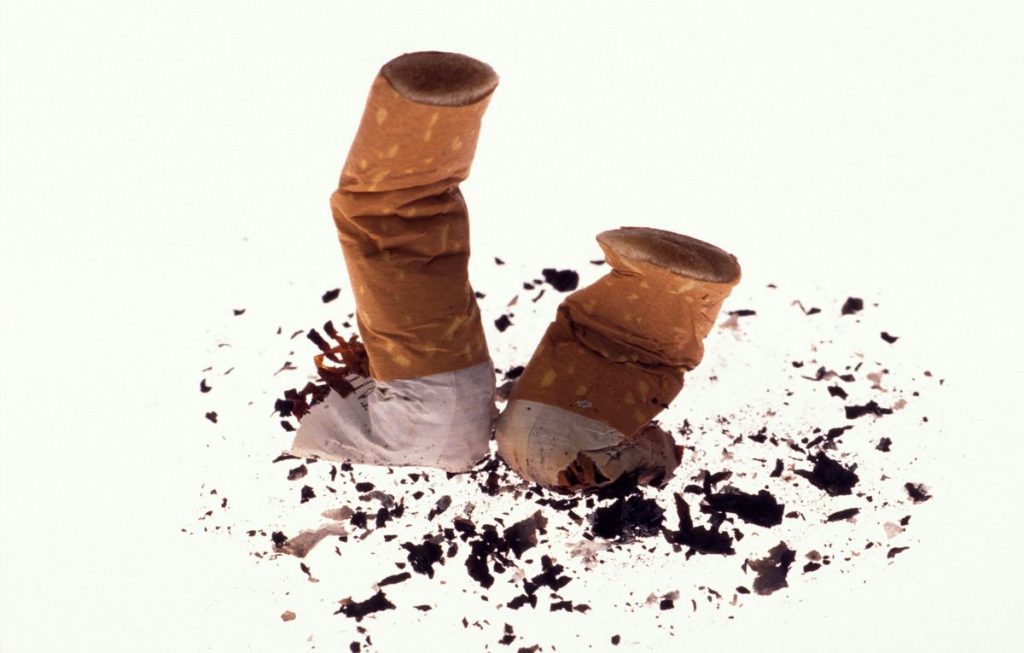 Dym tytoniowy i spaliny samochodowe potęgują ryzyko astmy