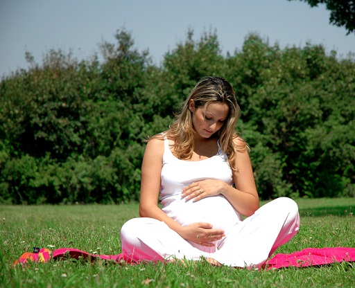 Naturalny poród zmniejsza ryzyko alergii
