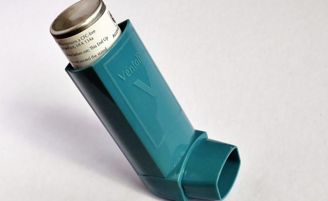 Czym objawia się astma alergiczna
